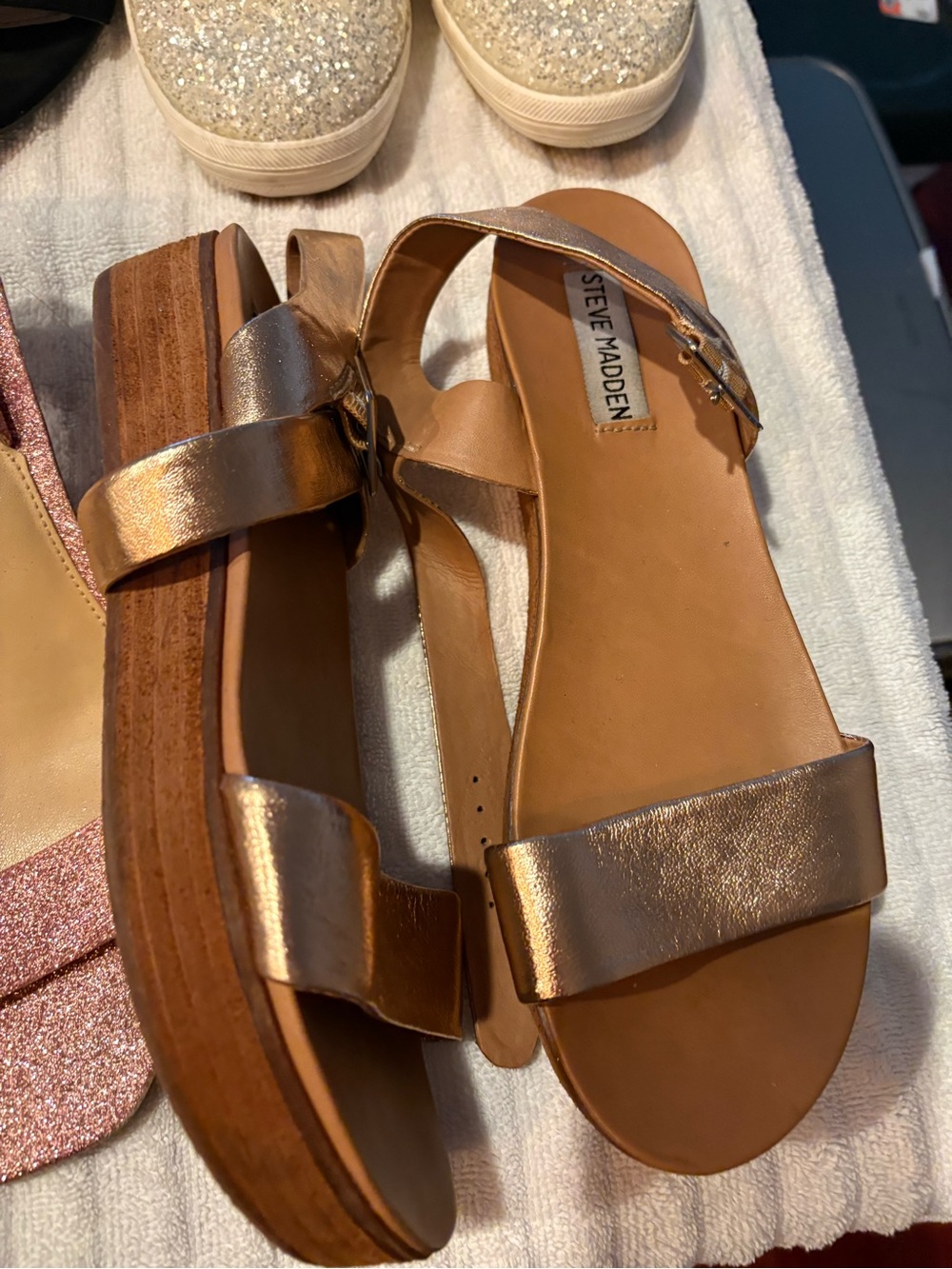 Steve Madden Metallic Rose Gold Flat Sandals